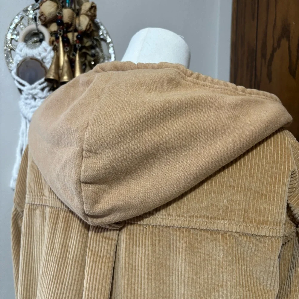 American Eagle Cropped Corduroy Button-Up Hooded Shirt Jacket Size Medium - Picture 5 of 13